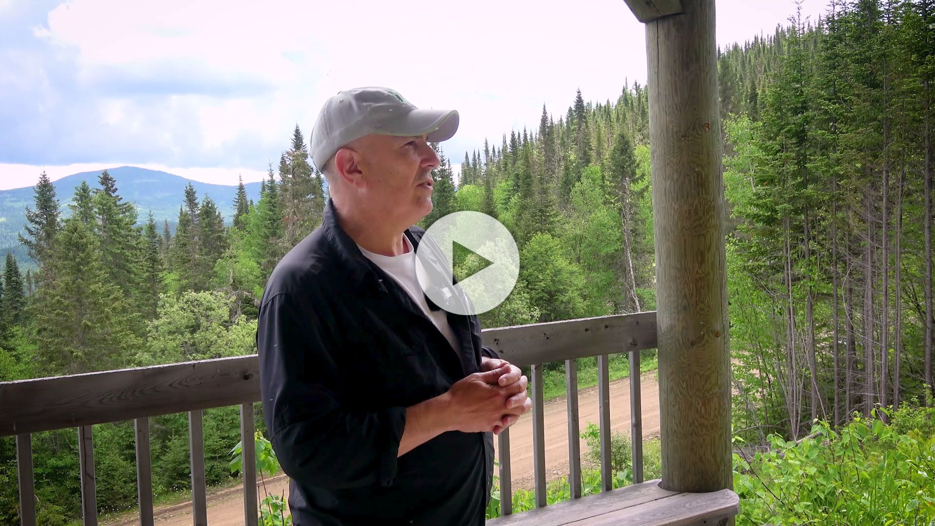 Le professeur Éric Bauce à la Forêt Montmorency 