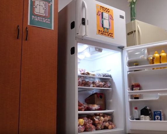 Frigo et armoire