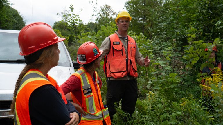 étudiants en forêt