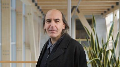 Portrait du professeur Laurent Bourdeau